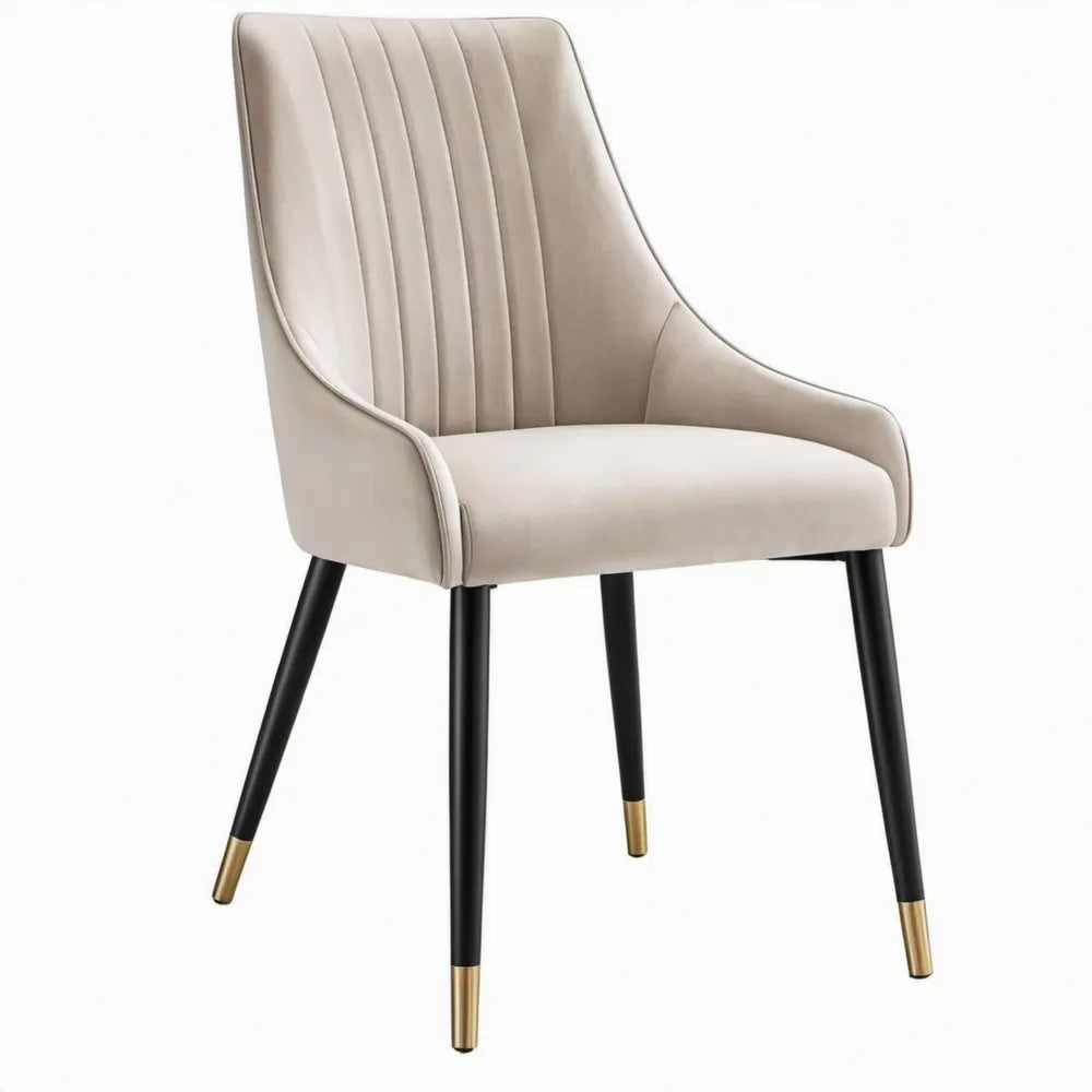 Beige fluwelen stoel met armleuningen en zwarte stalen poten, 57 x 61 x 86 cm